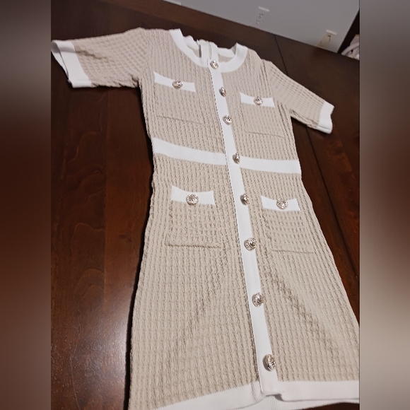 Cute Beige and White Dress with Gold Buttons - Picture 5 of 5